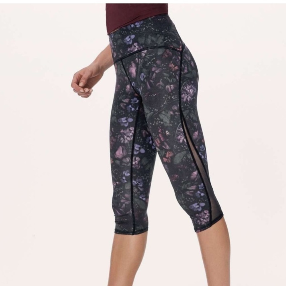 Lululemon Train Times Crop Leggings (17"). Size 8